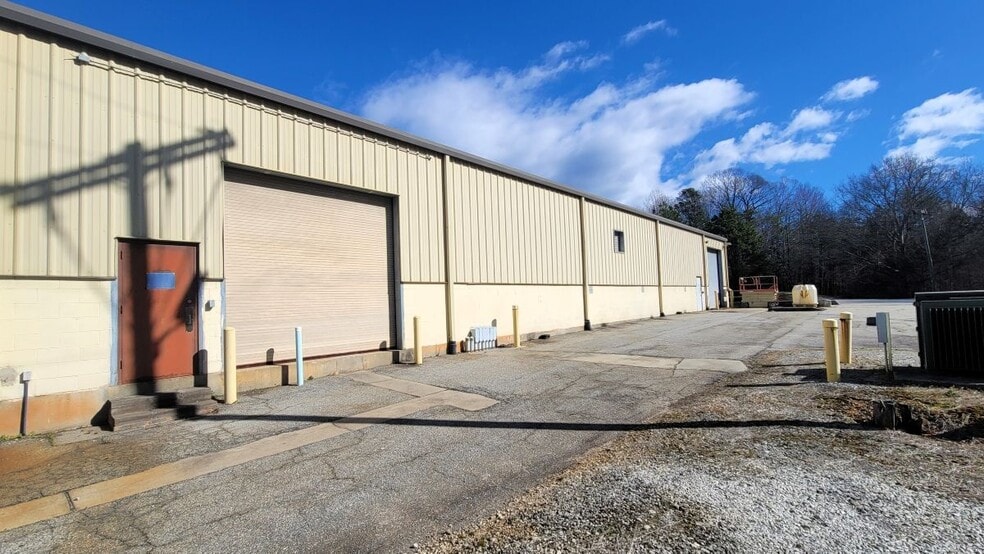 More Photos Of 133 Clovervale Dr, Easley Warehouse For Lease