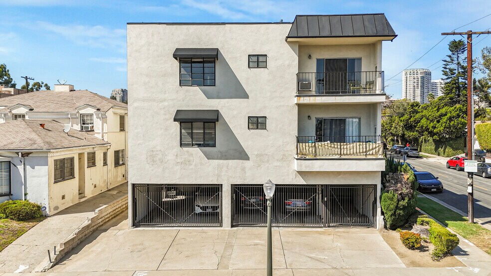 More Photos Of 1677 Westholme Ave, Los Angeles Apartments For Sale