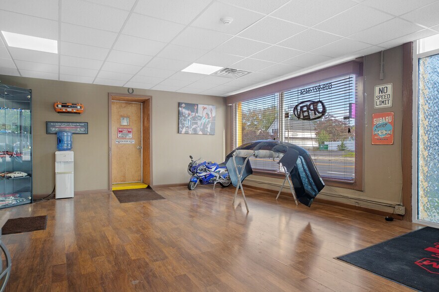 More Photos Of 220 White Horse, Egg Harbor City Auto Repair For Sale