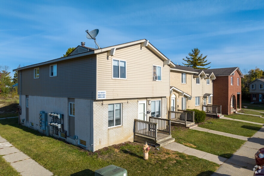 More Photos Of 6028 Vanderbilt Dr, Mount Morris Apartments For Sale