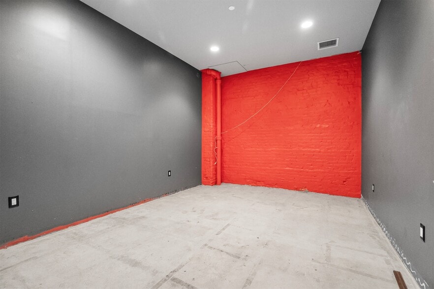 More Photos Of 327 Douglass St, Brooklyn Storefront For Sale