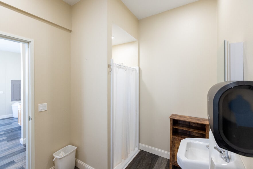 More Photos Of 412 Washington St, The Dalles Freestanding For Sale