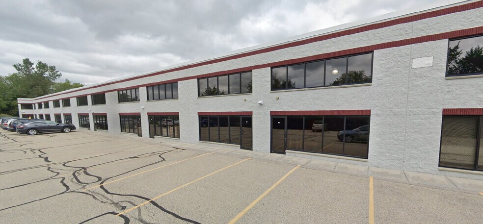 More Photos Of 1343 E Wisconsin Ave, Pewaukee Flex For Sale