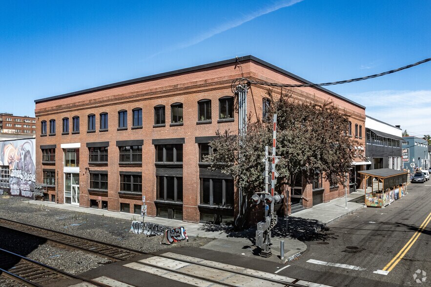 Primary Photo Of 105-117 SE Taylor St, Portland Office For Lease