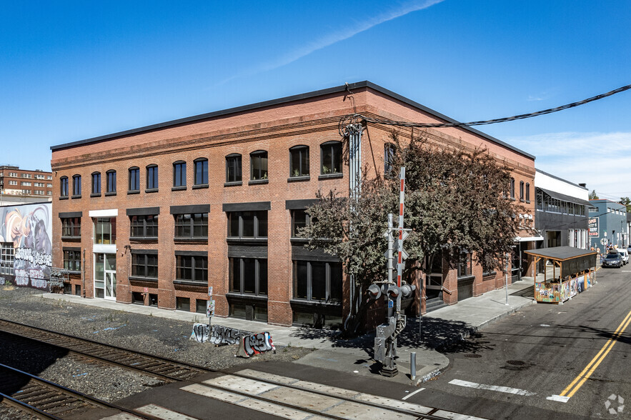 Primary Photo Of 105-117 SE Taylor St, Portland Office For Lease