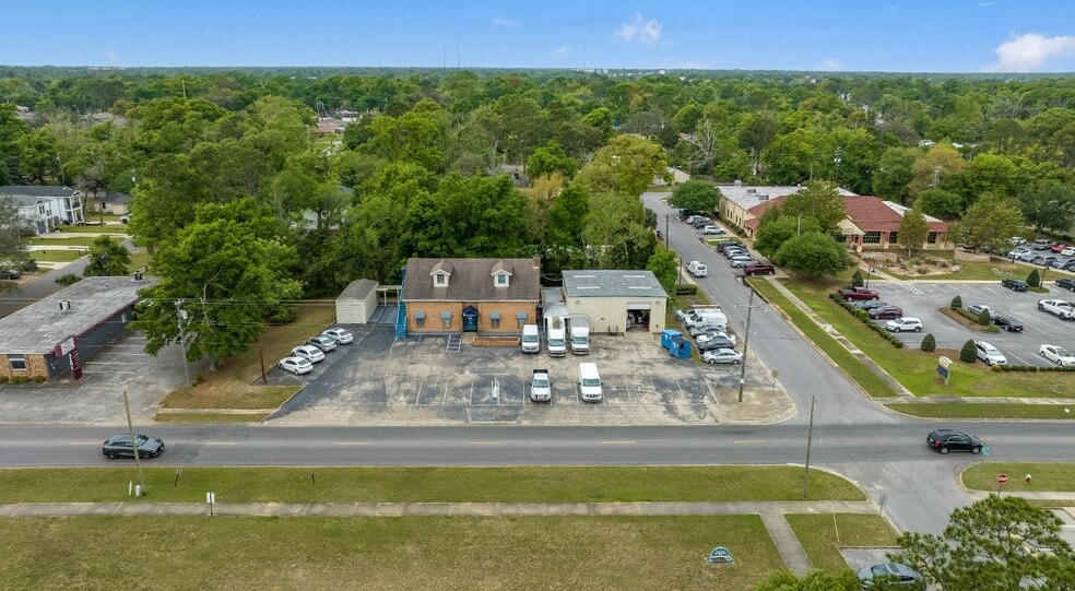 More Photos Of 3103 N 12th Ave, Pensacola Office For Sale