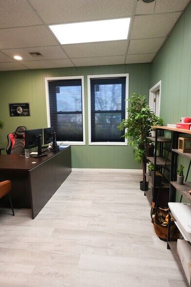 More Photos Of 38 Church St, Patchogue Loft Creative Space For Lease