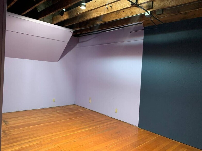 More Photos Of 706-708 Main St, Oregon City Office For Sale