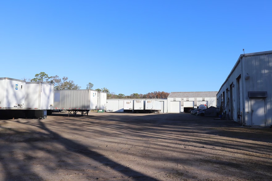 More Photos Of 4411 US Highway 92 E, Lakeland Warehouse For Lease