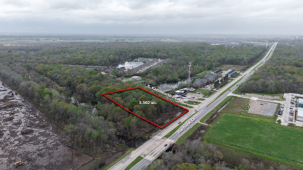 More Photos Of 555 Kenilworth Pkwy, Baton Rouge Land For Lease