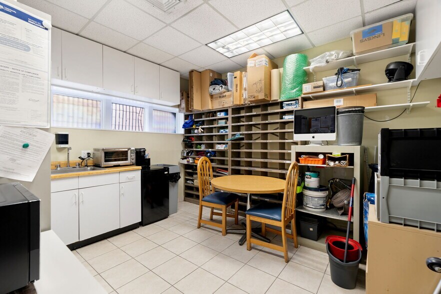 More Photos Of 1190 Hylan Blvd, Staten Island Office For Sale