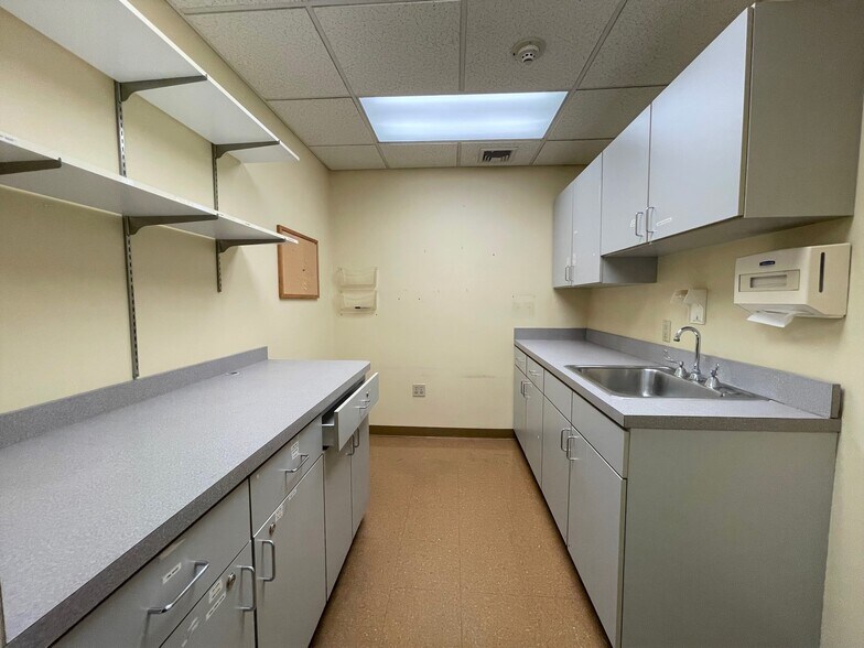 More Photos Of 1726-1730 W Chew St, Allentown Medical For Sale