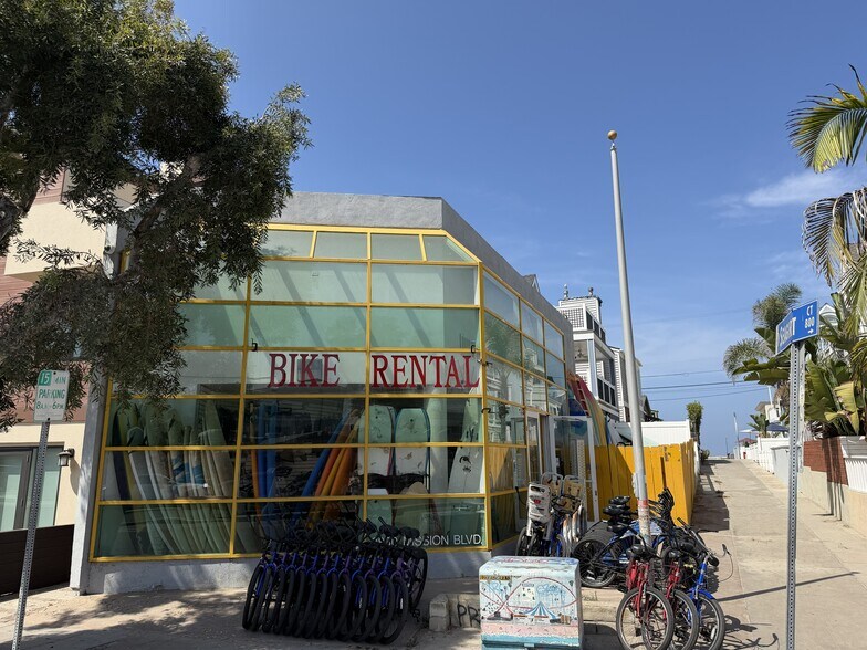 More Photos Of 3830 Mission Blvd, San Diego Storefront Retail Residential For Sale