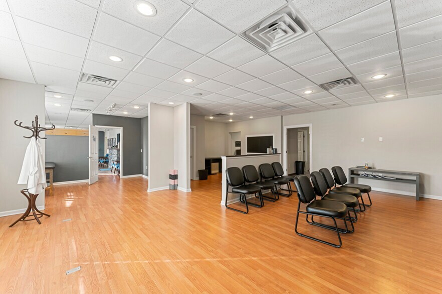 More Photos Of 522 Brandies Cir, Murfreesboro Office For Lease