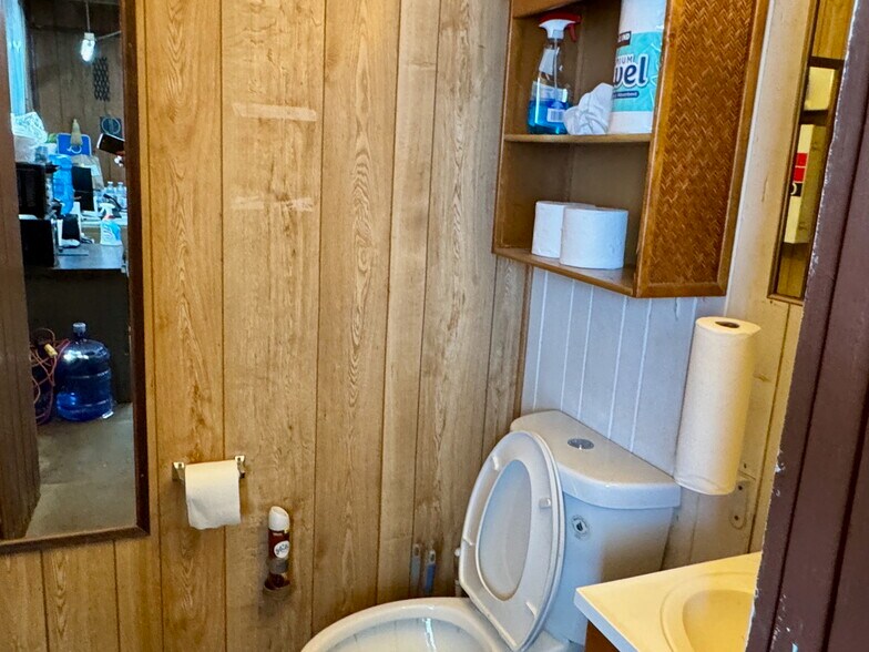 More Photos Of 4200 E 7th Ave, Tampa Light Distribution For Lease