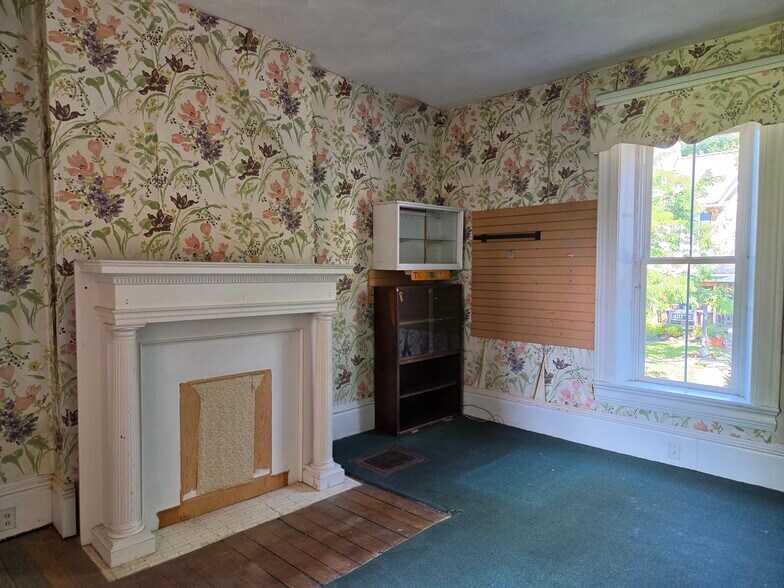More Photos Of 108 S Market St, Ligonier Township Freestanding For Sale