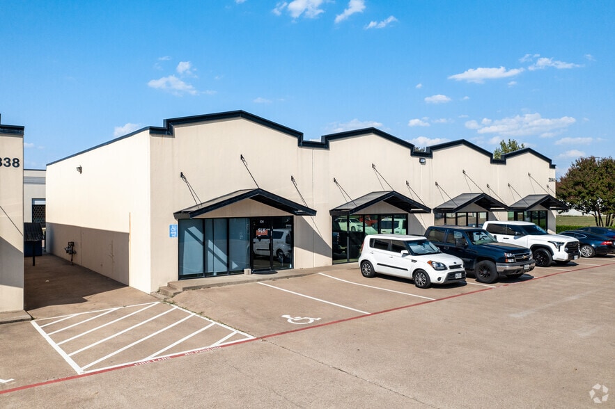 More Photos Of 2830-2840 Market Loop, Southlake Showroom For Lease