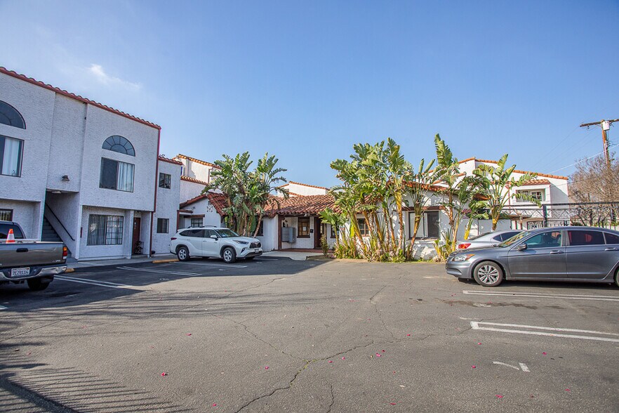 More Photos Of 9261 Wakefield Ave, Panorama City Apartments For Sale