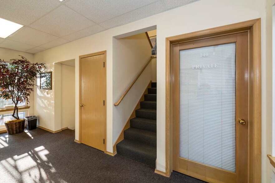 More Photos Of 104 Tremont Ave, Port Orchard Medical For Sale