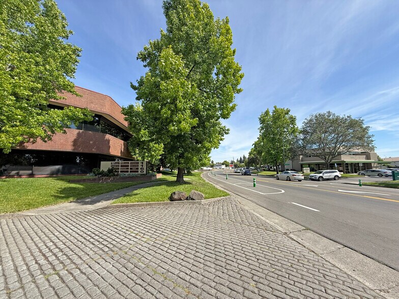 More Photos Of 1160 N Dutton Ave, Santa Rosa Office For Sale