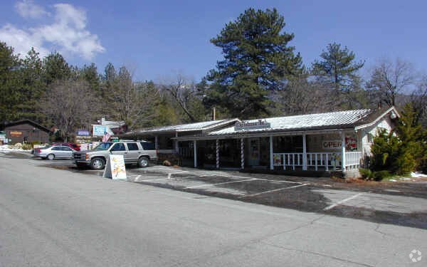 More Photos Of 54325-54385 N Circle Dr, Idyllwild-Pine Cove Storefront Retail Office For Lease