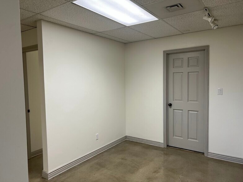 More Photos Of 201-225 N State St, Orem Medical For Lease