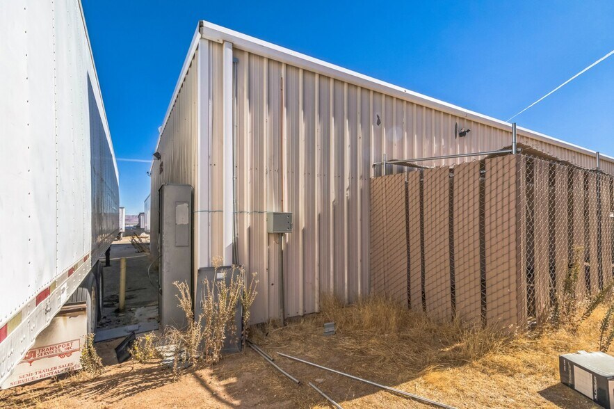 More Photos Of 17265 Darwin Ave, Hesperia Service For Lease