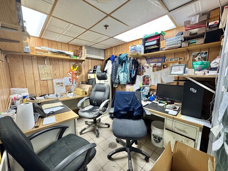 More Photos Of 560 Franklin Ave, Franklin Square Freestanding For Sale