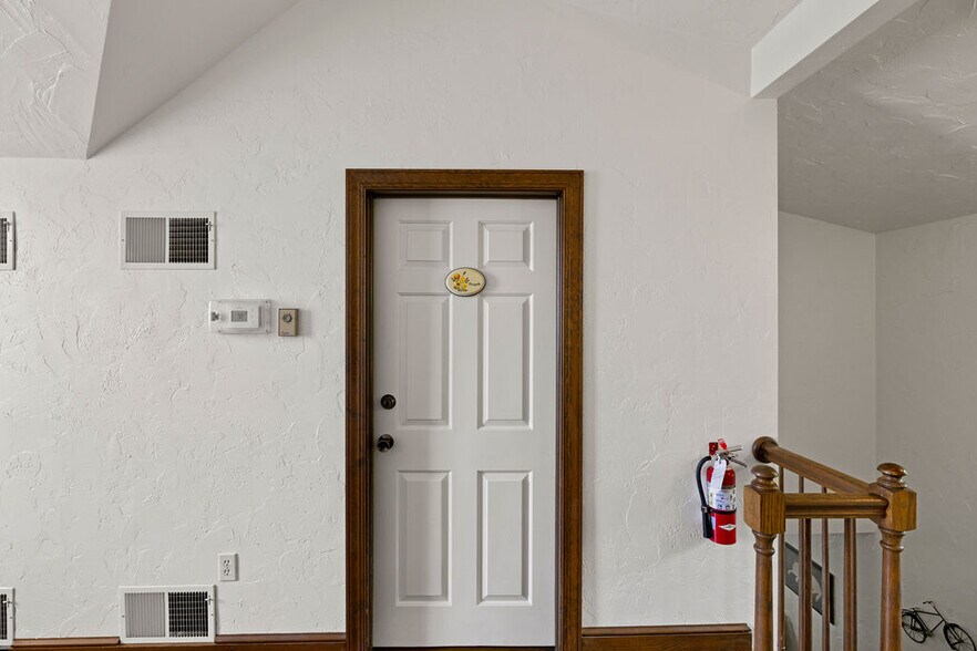 More Photos Of 40 Hospital Rd, Gettysburg Hotel For Sale