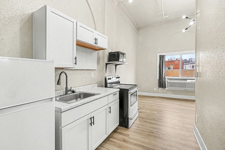 More Photos Of 1302 Faraon St, Saint Joseph Office For Sale