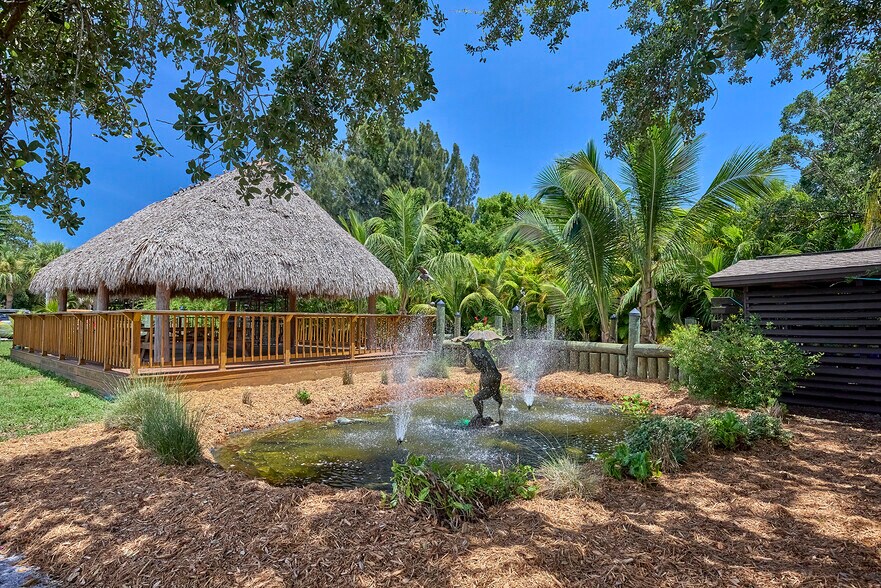 More Photos Of 2155 NE Federal Hwy, Stuart Auto Dealership For Lease