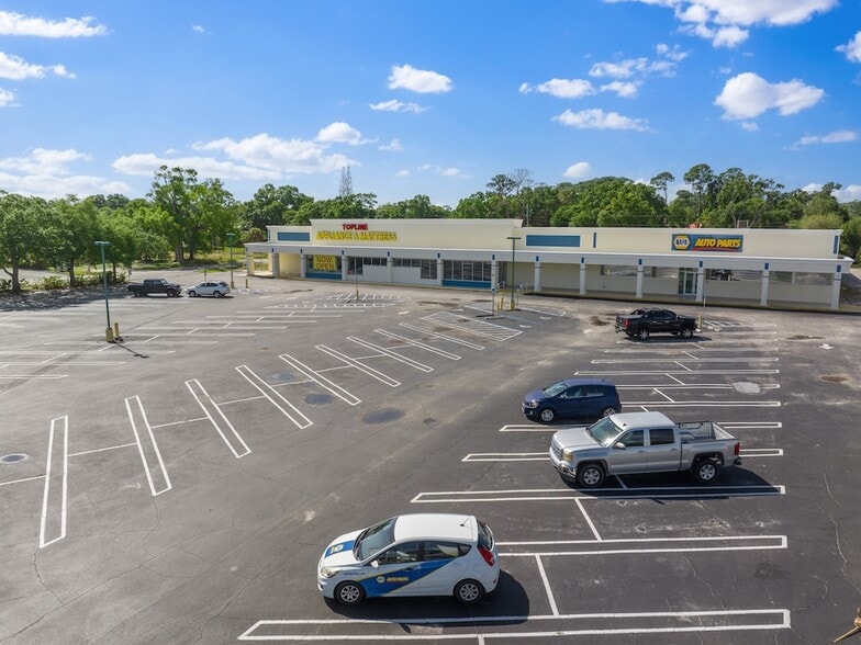 More Photos Of 4435 20th St, Vero Beach Freestanding For Sale