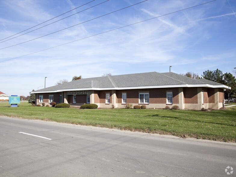 Primary Photo Of 330 N Wyckles St, Decatur Medical For Sale