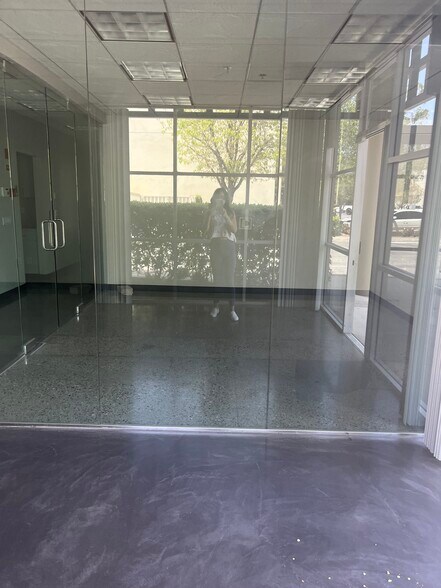 More Photos Of 27637 Commerce Center Dr, Temecula Warehouse For Lease