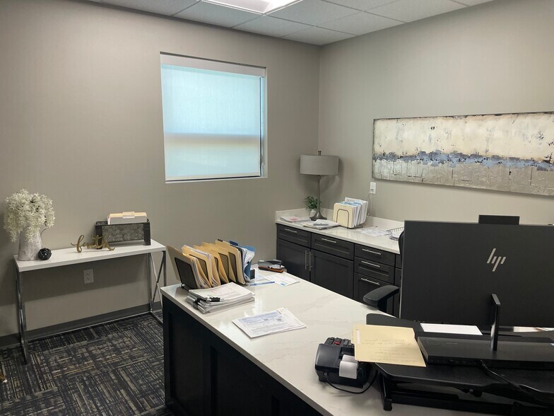 More Photos Of 222-234 NW Sunrise Dr, Waukee Flex For Sale