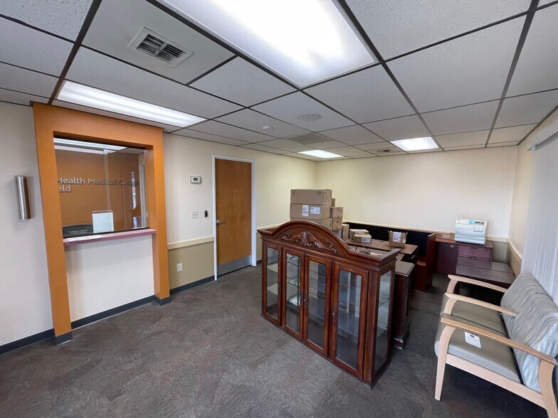 More Photos Of 3807 Union Ave, Bakersfield Medical For Lease