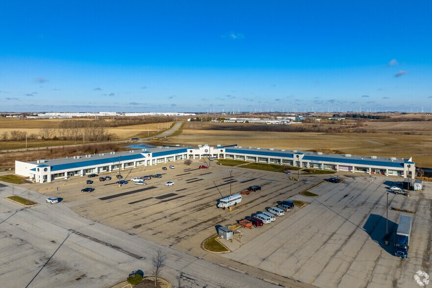 More Photos Of 310 Wylie Dr, Normal Unknown For Lease