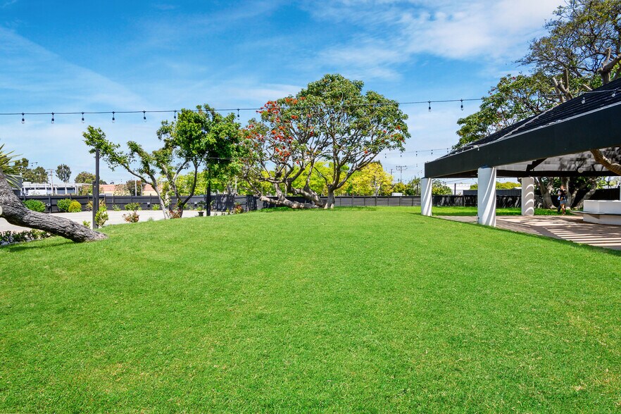 More Photos Of 1621 Alton Pky, Irvine Loft Creative Space For Lease