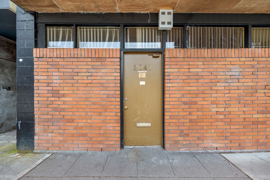 More Photos Of 2037 E Madison St, Seattle Storefront Retail Office For Sale