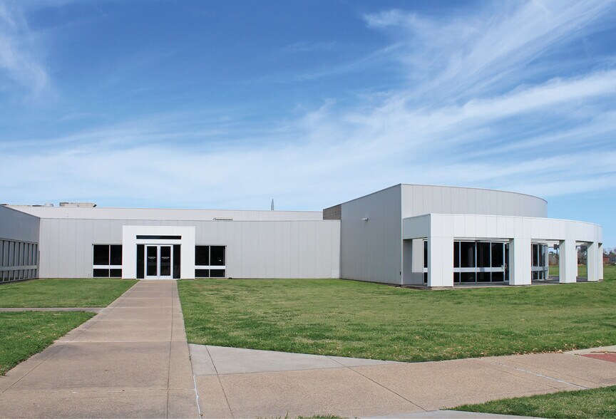 More Photos Of 2501 Earl Rudder Fwy S, College Station Research And Development For Lease