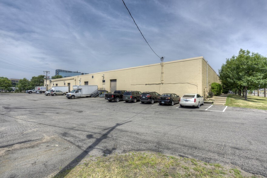 More Photos Of 240 Fillmore Ave E, Saint Paul Light Manufacturing For Lease