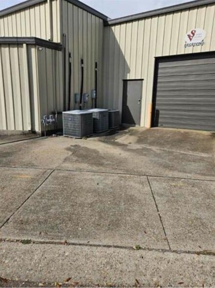 More Photos Of 4501 Zenith St, Metairie Service For Sale