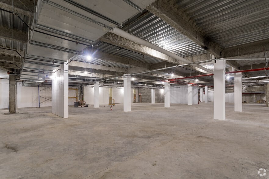 More Photos Of 38 Victory Blvd, Staten Island Office For Lease