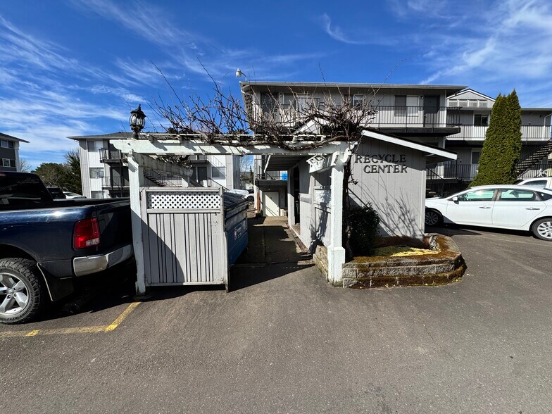 More Photos Of 760 NW 21st St, Corvallis Apartments For Sale