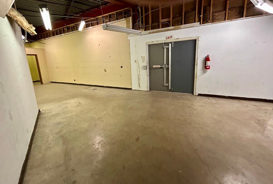 More Photos Of 3434 Cherry Ridge St, San Antonio Freestanding For Sale