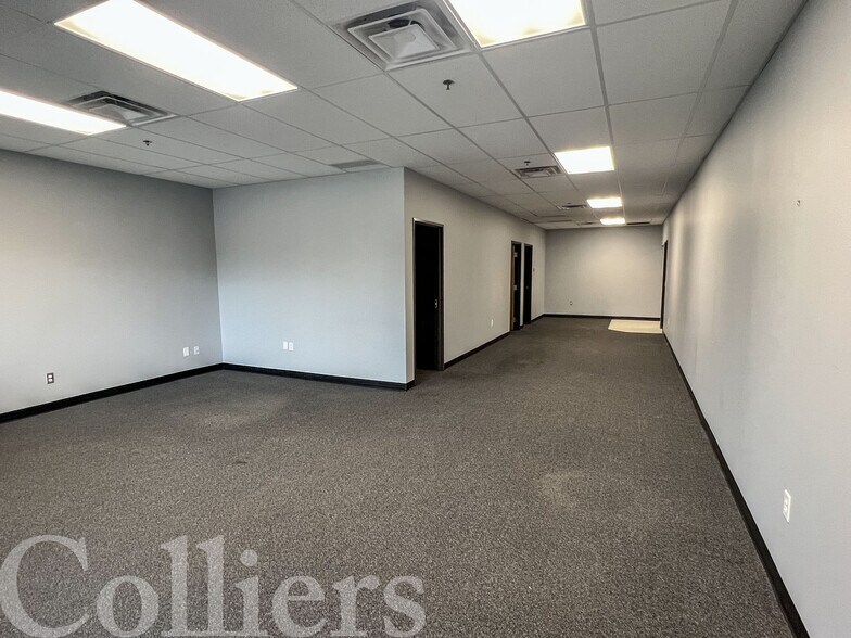 More Photos Of 600 N Steelhead Way, Boise Showroom For Sale