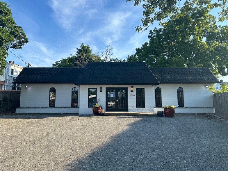 Primary Photo Of 1700 W 14th St, Wilmington Office For Sale
