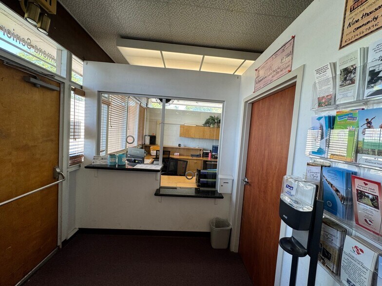 More Photos Of 10953 14th Ave, Armona Office For Sale