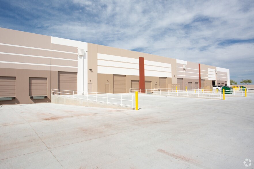 More Photos Of 11560 N Dysart Rd, Surprise Unknown For Lease
