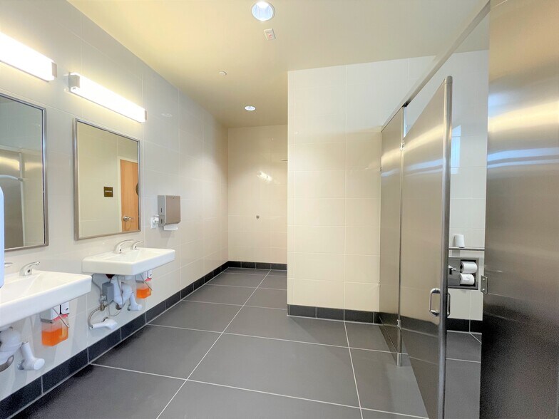 More Photos Of 1163-1167 Gorgas Ave, San Francisco Unknown For Lease